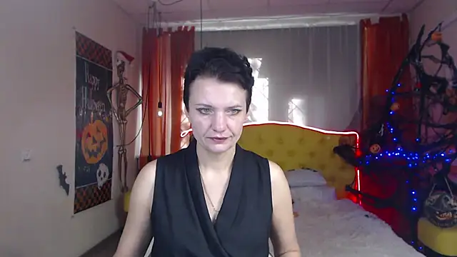 AvaSaturnian online show from 10.31.25