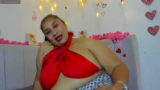 Snapshot of milf_latinn chatting on 09.26.25 milf latinn online show from 09.26.25