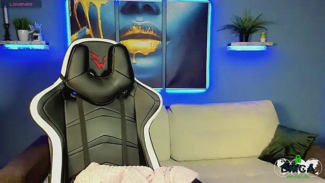 Roxy foxi online show from 10.04.25