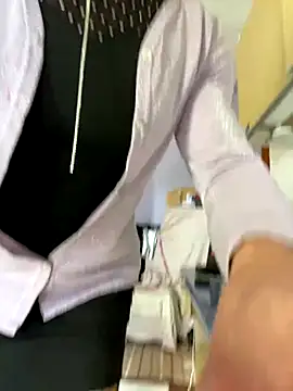 Snapshot of vikinylon chatting on 09.17.25 vikinylon online show from 09.17.25