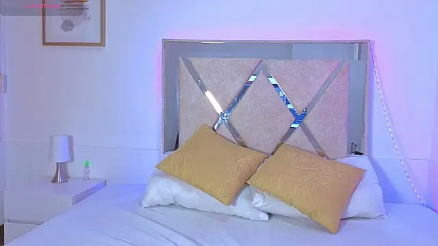 Anthonellacandy online show from 11.13.25