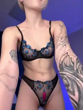 Snapshot of Elven_Elfie chatting on 11.01.25 Elven Elfie online show from 11.01.25