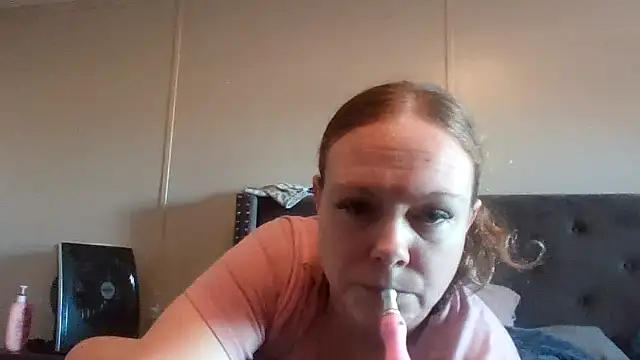 Snapshot of roughdiamond35 chatting on 10.24.25 roughdiamond35 online show from 10.24.25