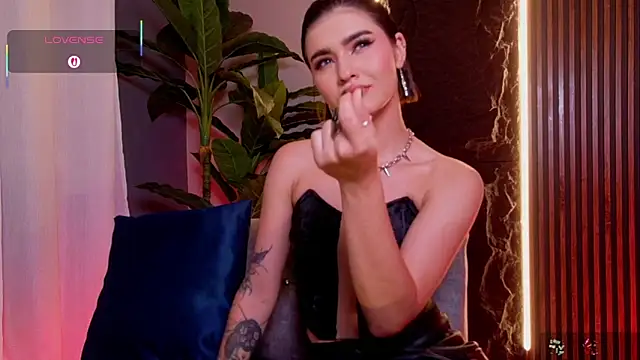 Snapshot of La_Diabla_111_ chatting on 10.02.25 La Diabla 111 online show from 10.02.25