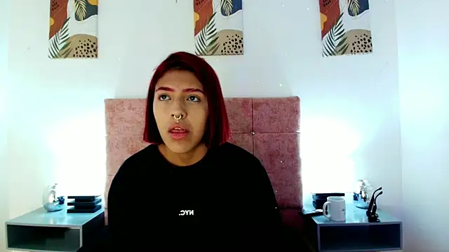 Snapshot of Dulce_Bella_ chatting on 09.23.25 Dulce Bella online show from 09.23.25