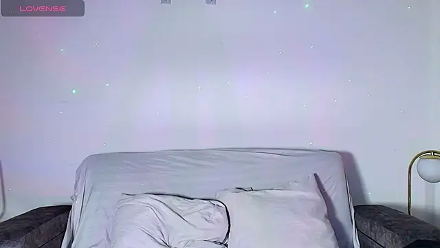 Snapshot of Dulce_Bella_ chatting on 10.10.25 Dulce Bella online show from 10.10.25