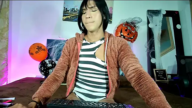 Jenny Sweet1 online show from 10.21.25