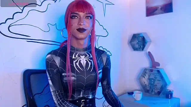 Trinity Knox online show from 10.31.25