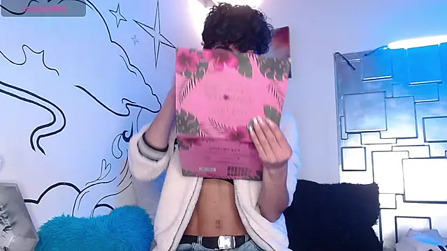 Trinity Knox online show from 11.22.25