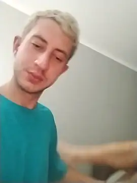 Snapshot of boytwink7 chatting on 09.09.25 boytwink7 online show from 09.09.25