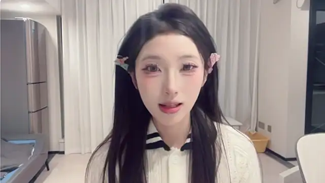 Snapshot of ZhaoZhao-ZM chatting on 09.10.25 ZhaoZhao-ZM online show from 09.10.25