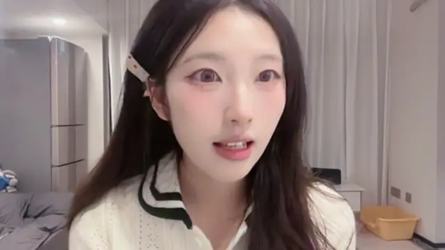 Snapshot of ZhaoZhao-ZM chatting on 09.16.25 ZhaoZhao-ZM online show from 09.16.25