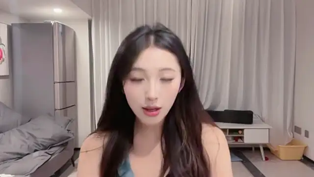 Snapshot of ZhaoZhao-ZM chatting on 09.25.25 ZhaoZhao-ZM online show from 09.25.25