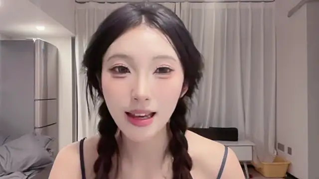 Snapshot of ZhaoZhao-ZM chatting on 09.26.25 ZhaoZhao-ZM online show from 09.26.25