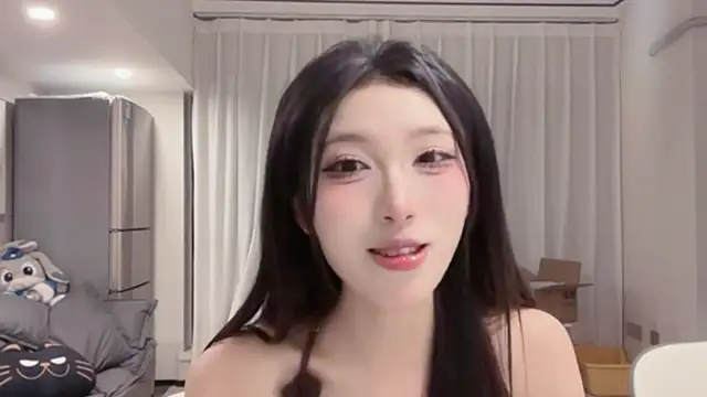 Snapshot of ZhaoZhao-ZM chatting on 10.10.25 ZhaoZhao-ZM online show from 10.10.25