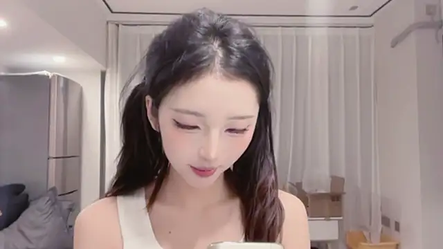 Snapshot of ZhaoZhao-ZM chatting on 10.17.25 ZhaoZhao-ZM online show from 10.17.25