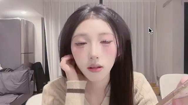 Snapshot of ZhaoZhao-ZM chatting on 10.22.25 ZhaoZhao-ZM online show from 10.22.25