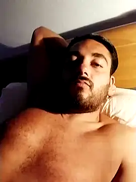 Snapshot of axsimil chatting on 09.08.25 axsimil online show from 09.08.25