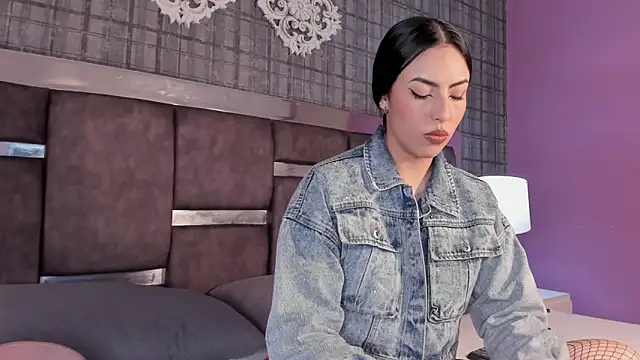 AmaaraRosse online show from 10.24.25