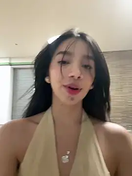 Snapshot of Min_junn chatting on 10.06.25 Min junn online show from 10.06.25