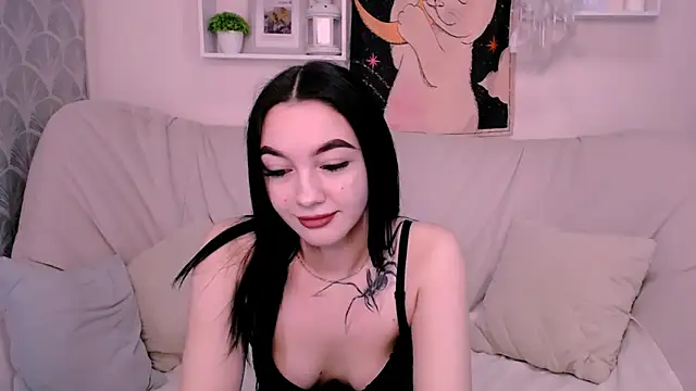 Snapshot of MonicaTess chatting on 09.16.25 MonicaTess online show from 09.16.25