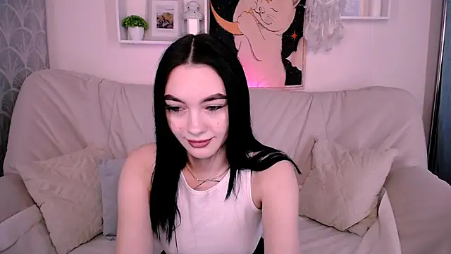 Snapshot of MonicaTess chatting on 09.20.25 MonicaTess online show from 09.20.25