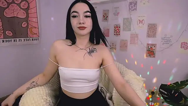 Snapshot of MonicaTess chatting on 10.14.25 MonicaTess online show from 10.14.25