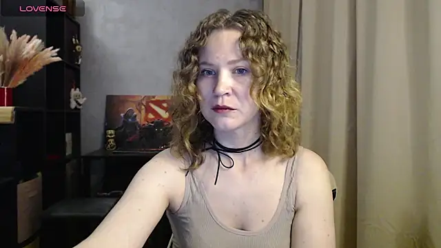 Snapshot of harpermoss chatting on 09.17.25 harpermoss online show from 09.17.25