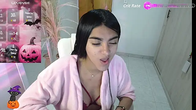 Snapshot of amarasilk_ chatting on 10.18.25 amarasilk online show from 10.18.25