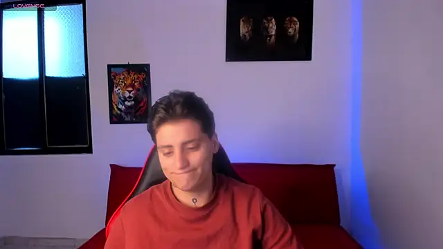 Snapshot of PeytonBox chatting on 09.09.25 PeytonBox online show from 09.09.25