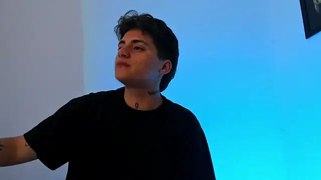 Snapshot of PeytonBox chatting on 10.10.25 PeytonBox online show from 10.10.25