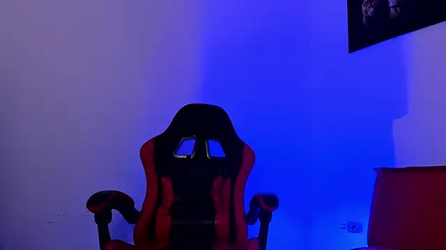 Snapshot of PeytonBox chatting on 10.17.25 PeytonBox online show from 10.17.25