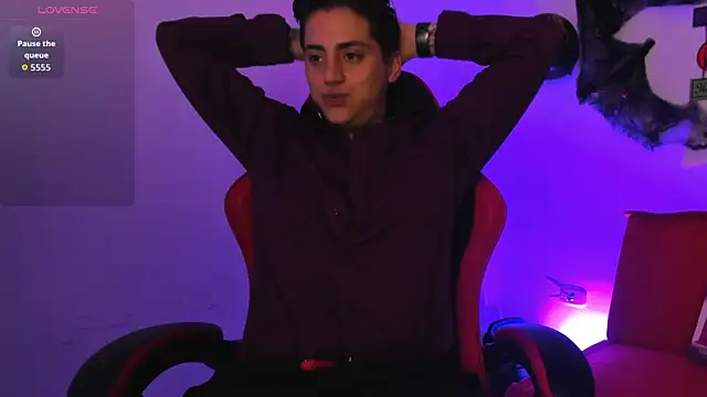 Snapshot of PeytonBox chatting on 10.25.25 PeytonBox online show from 10.25.25