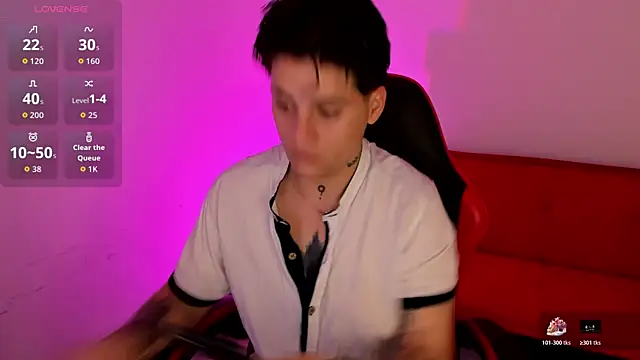 Snapshot of PeytonBox chatting on 11.05.25 PeytonBox online show from 11.05.25