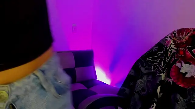 GwenHazel online show from 09.18.25