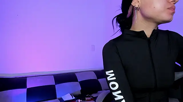 GwenHazel online show from 12.05.25