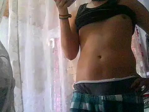 Snapshot of femboyunknown21 chatting on 09.08.25 femboyunknown21 online show from 09.08.25