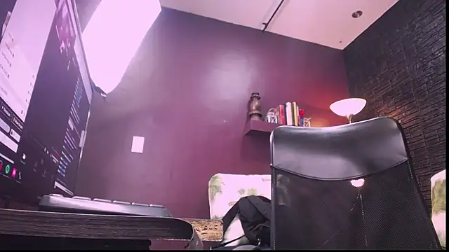 Matthewlodge online show from 09.15.25