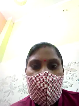 Snapshot of Hotty-arohi chatting on 11.08.25 Hotty-arohi online show from 11.08.25