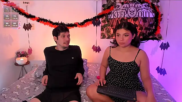 Snapshot of kylietimothee chatting on 10.13.25 kylietimothee online show from 10.13.25