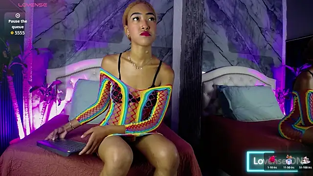 Alisha Ebonyy online show from 10.27.25