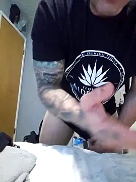 Snapshot of maxelbueno chatting on 09.12.25 maxelbueno online show from 09.12.25