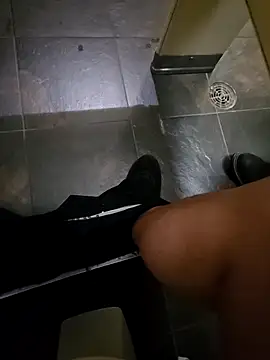 Snapshot of maxelbueno chatting on 09.30.25 maxelbueno online show from 09.30.25