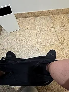 Snapshot of maxelbueno chatting on 10.06.25 maxelbueno online show from 10.06.25