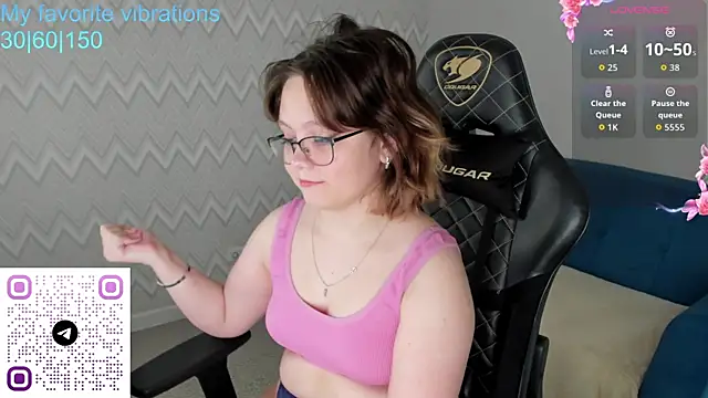 Mila  Cutee online show from 10.12.25