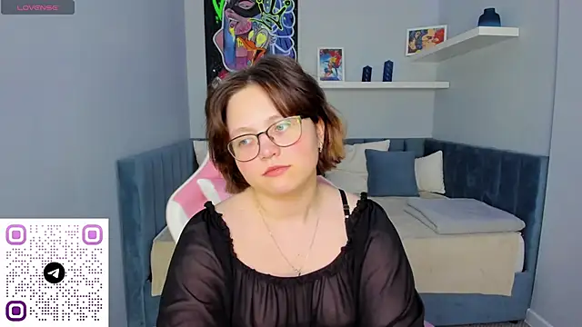 Mila  Cutee online show from 10.19.25