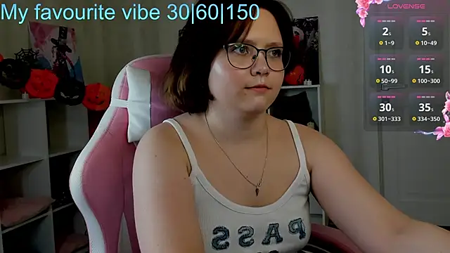 Mila  Cutee online show from 11.02.25