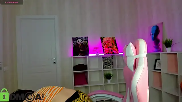 Mila  Cutee online show from 11.21.25