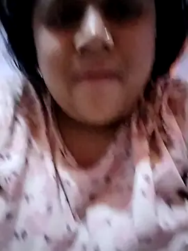 Snapshot of princesshoty100 chatting on 11.02.25 princesshoty100 online show from 11.02.25