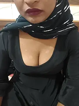 Itz Mayra  online show from 10.15.25